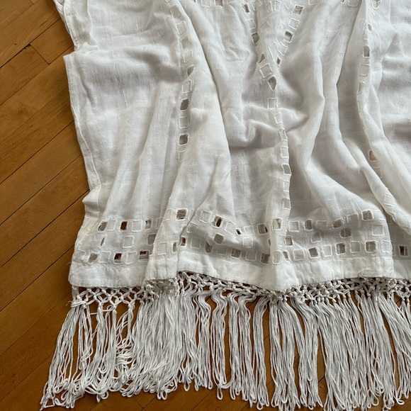 NWOT Lucky Brand Embroidered Eyelet Fringe Top - Picture 9 of 10
